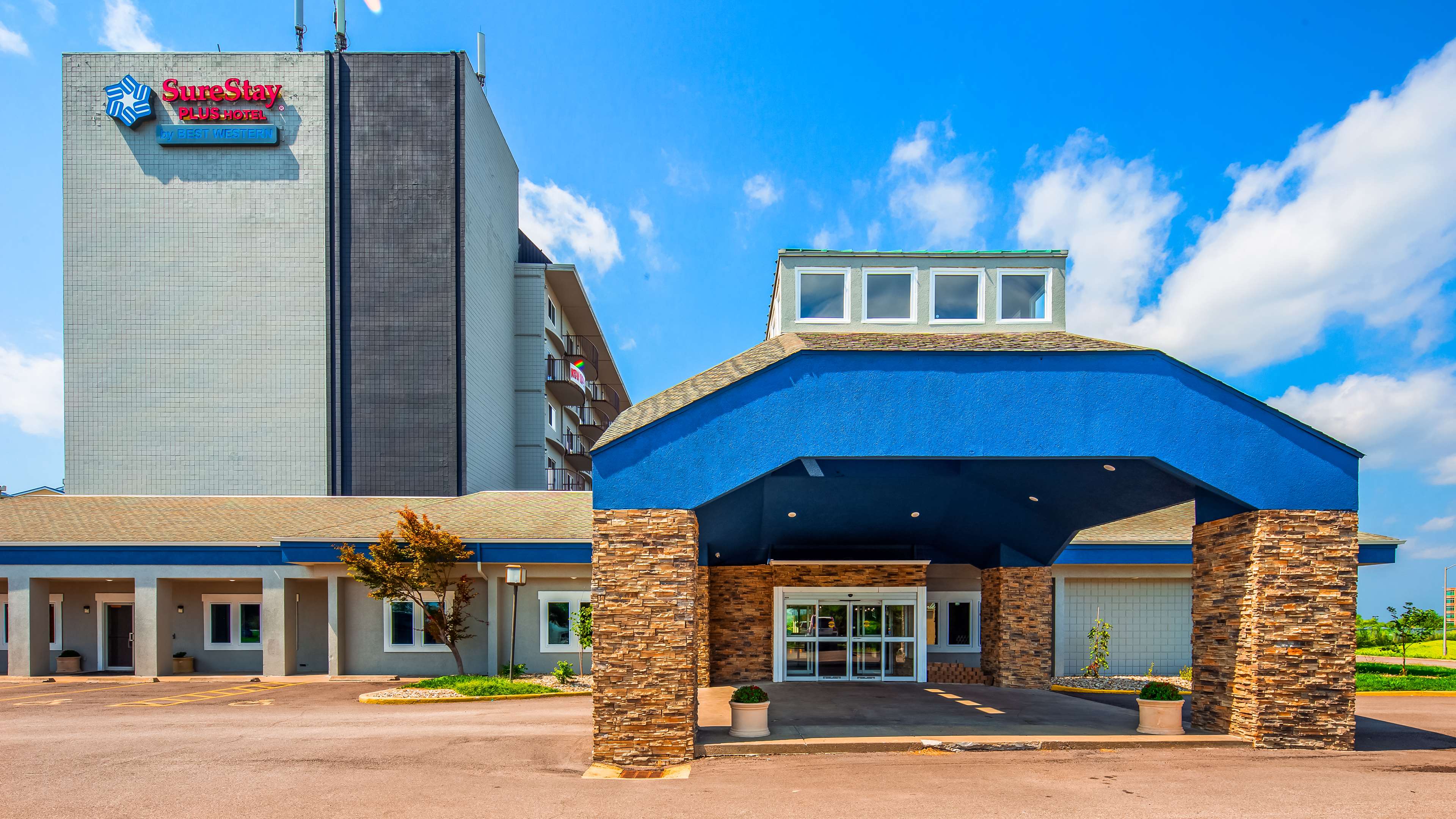 SureStay Plus Hotel by Best Western Kansas City Airport Photo