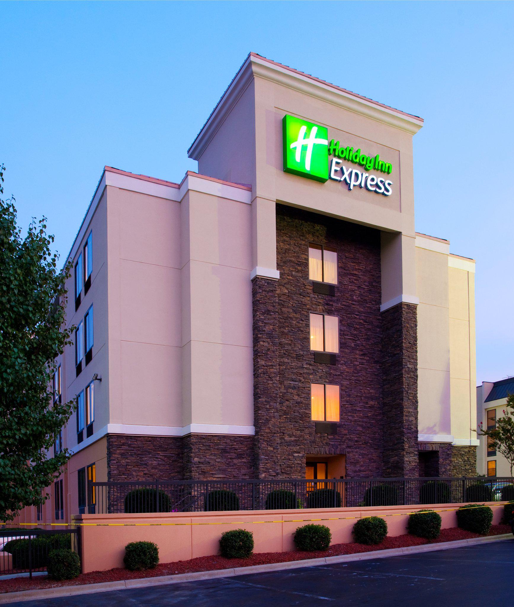 Holiday Inn Express Raleigh-Durham Airport Photo