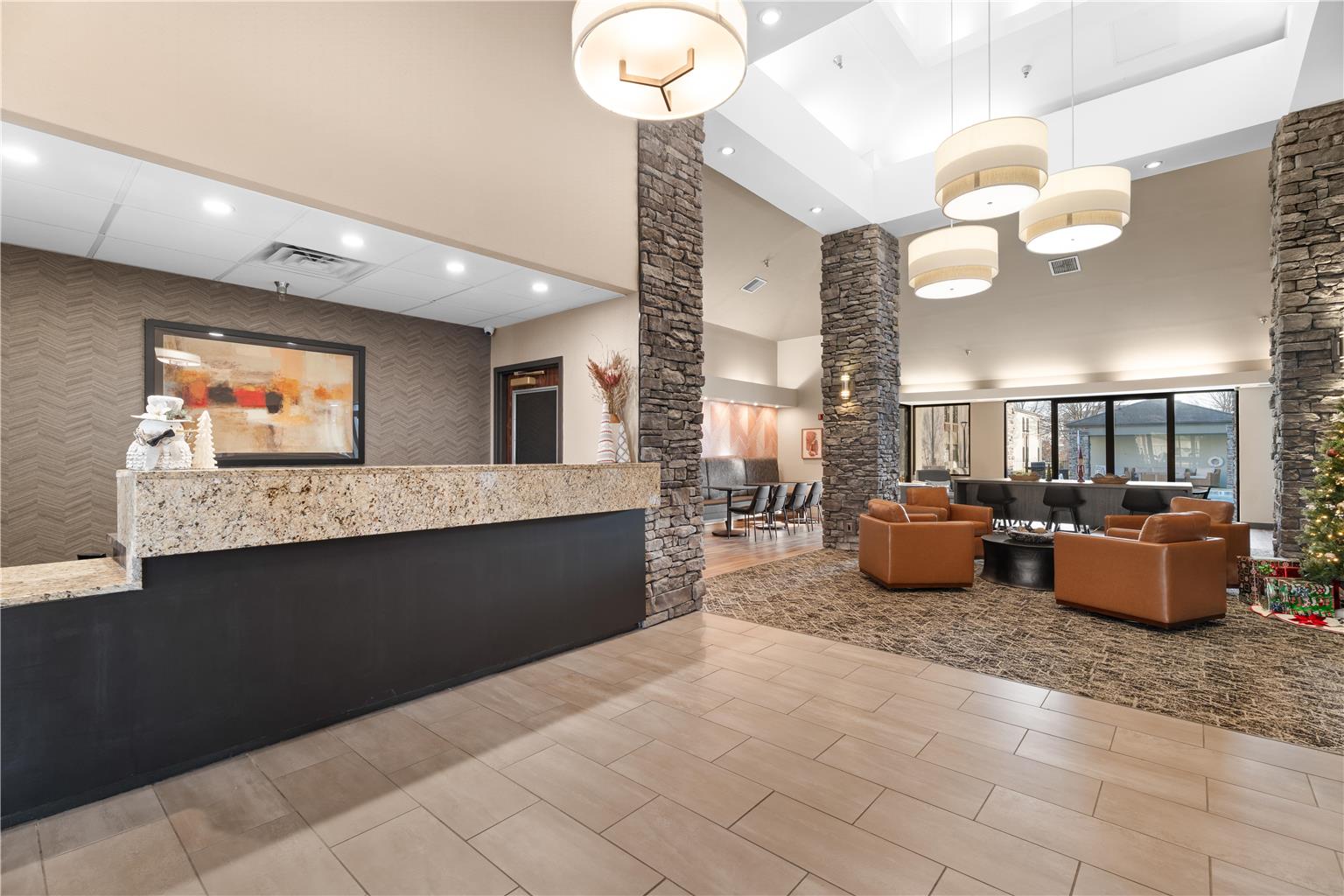 Best Western Courtview Hotel Image