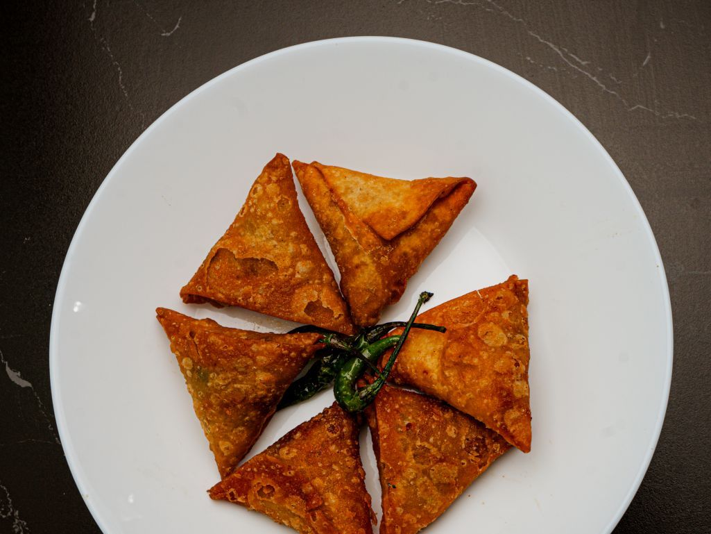 Onion Samosa (4pcs)