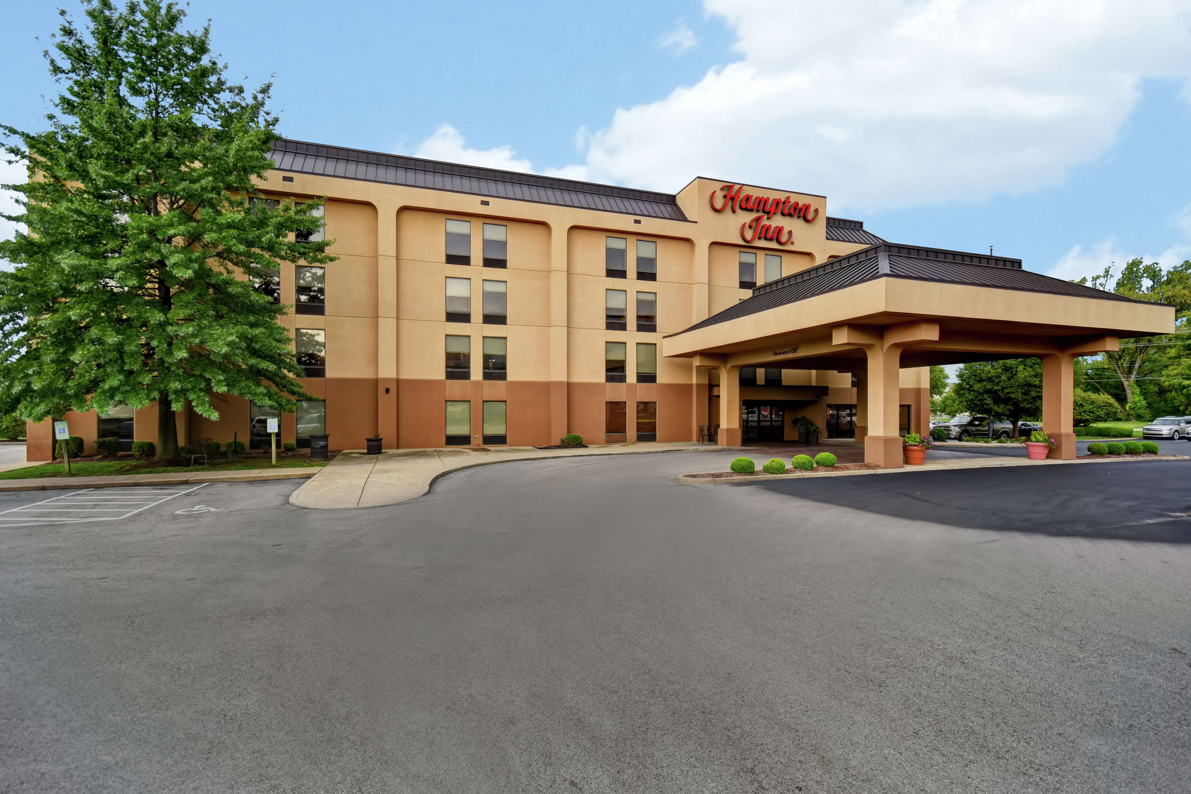 Hampton Inn Louisville-Airport Photo