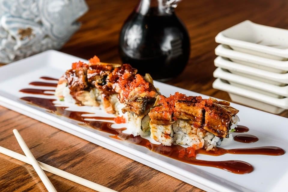 Dragon Roll •