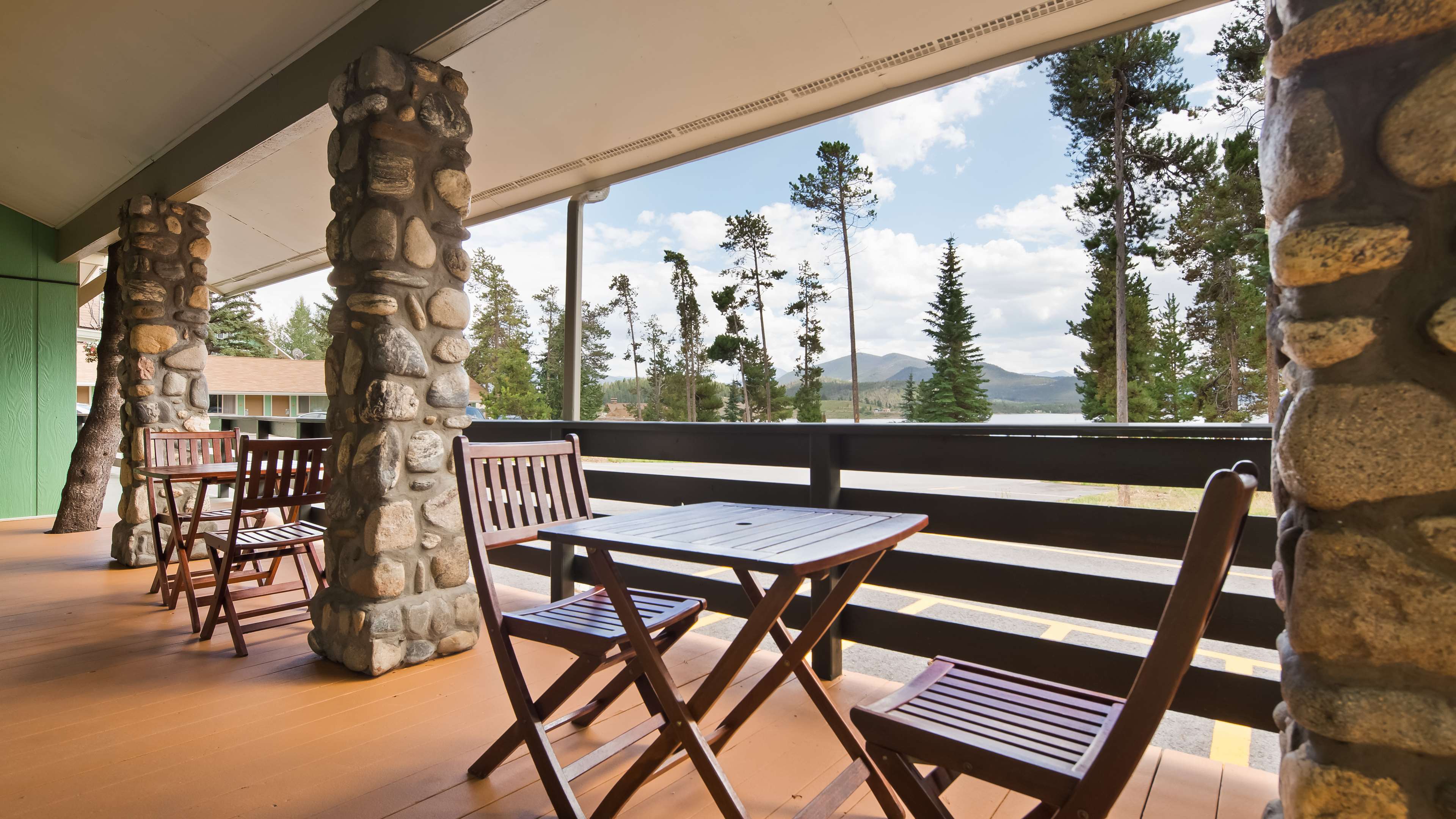 Best Western Ptarmigan Lodge Photo