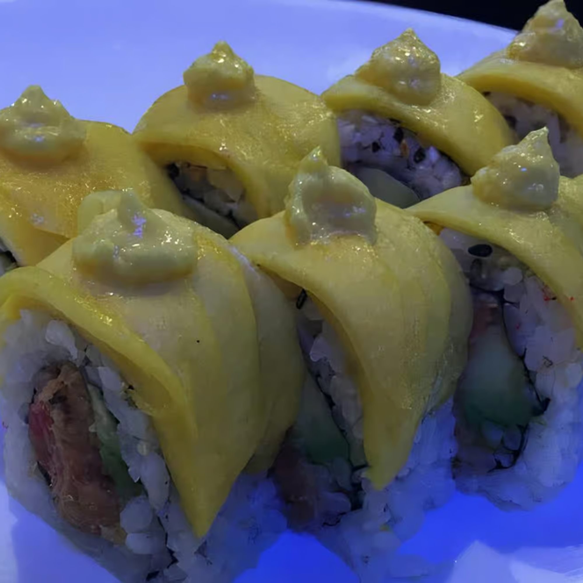 Mango Sweethut Roll （炸2虾）