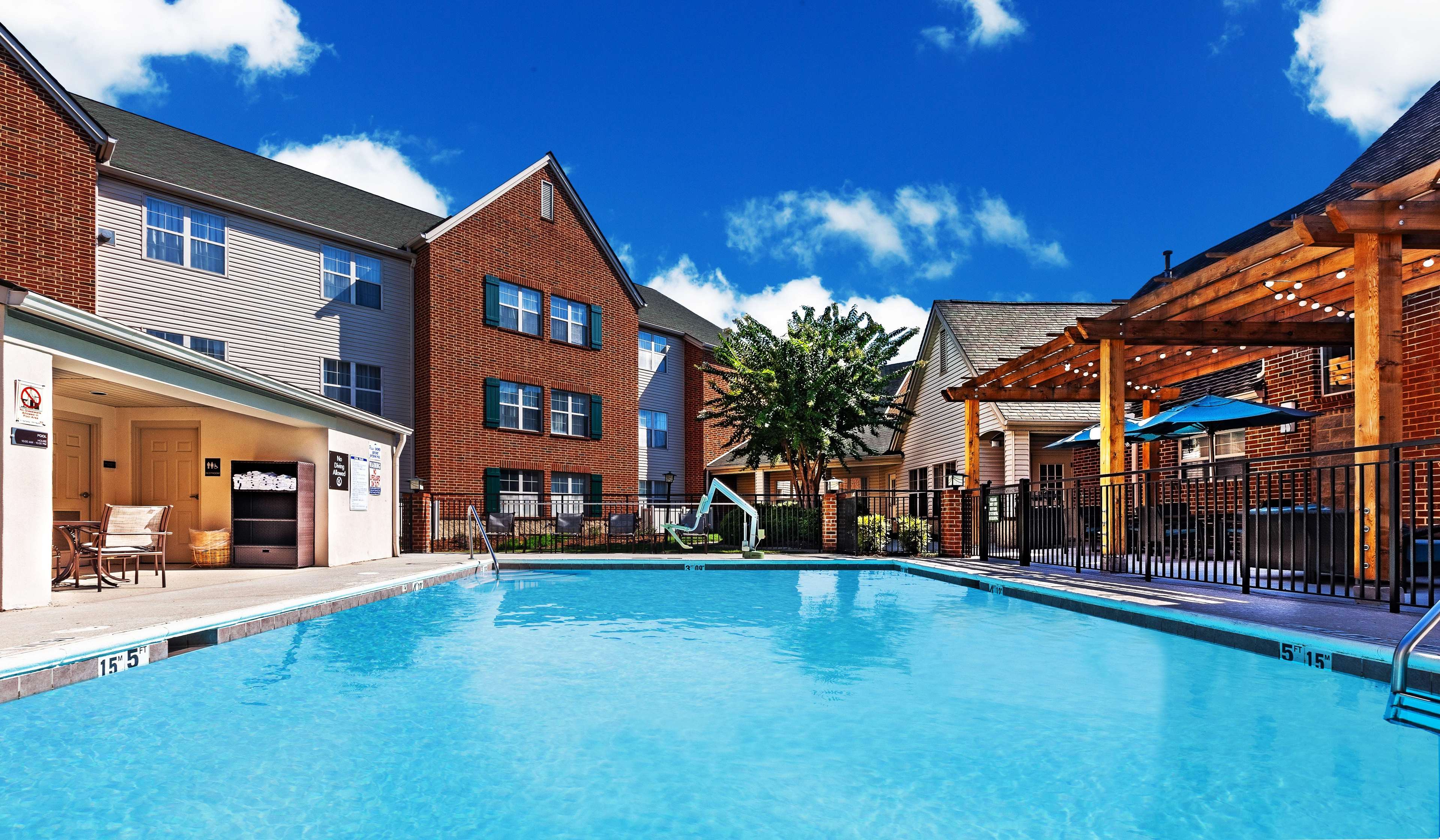 Homewood Suites by Hilton Greensboro Photo