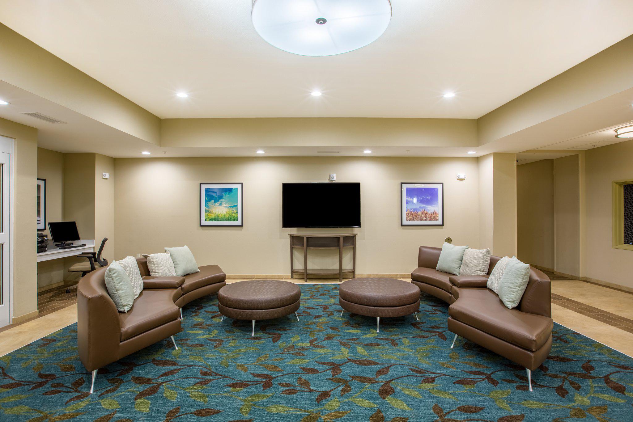 Candlewood Suites Omaha - Millard Area Photo