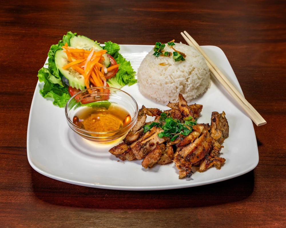 R2. Grilled Chicken (Com Ga Nuong)