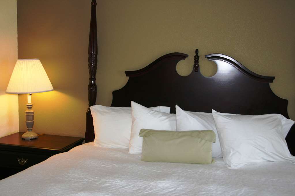 Hampton Inn Canton Image