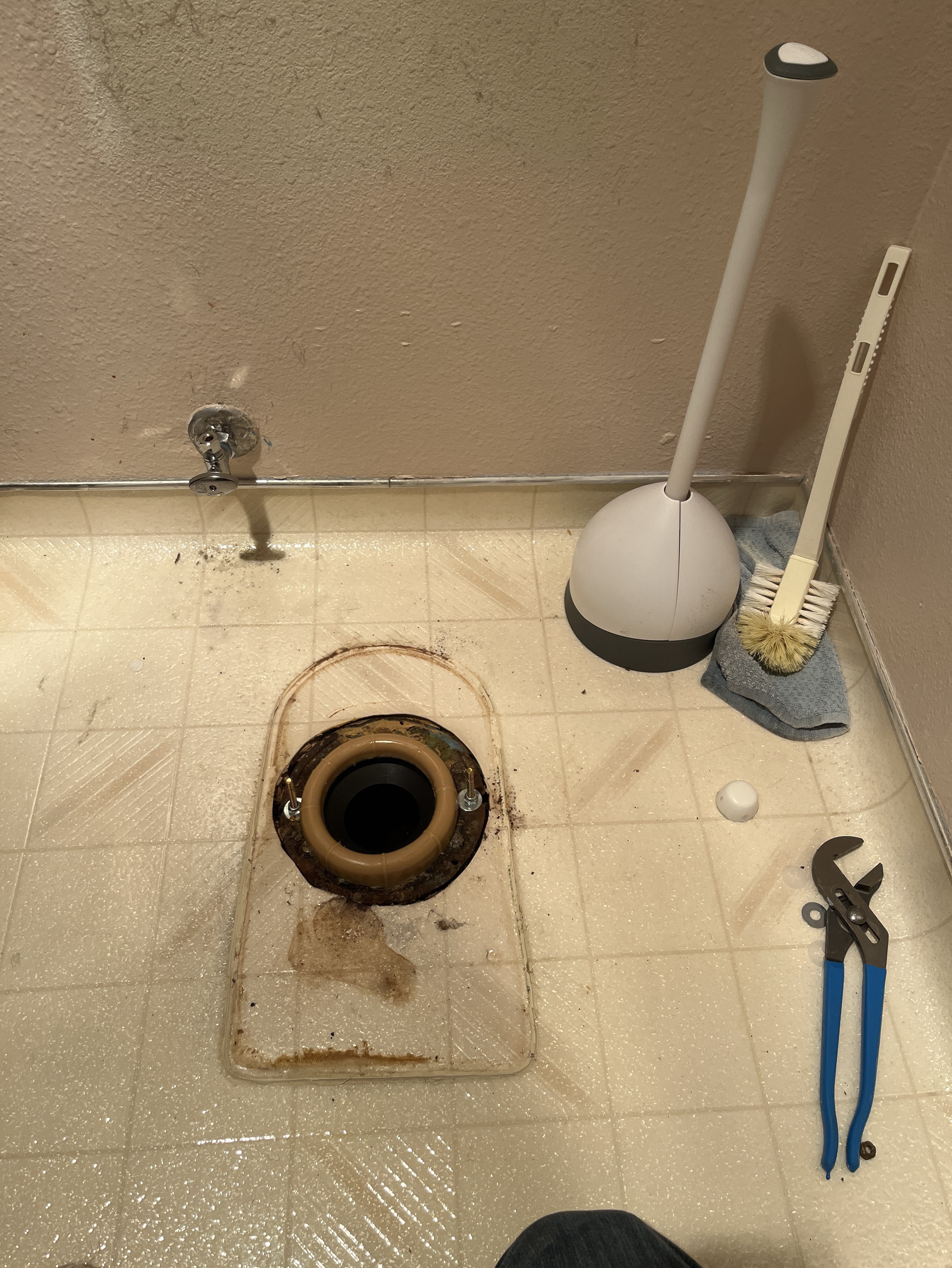 Commando Plumbing Image