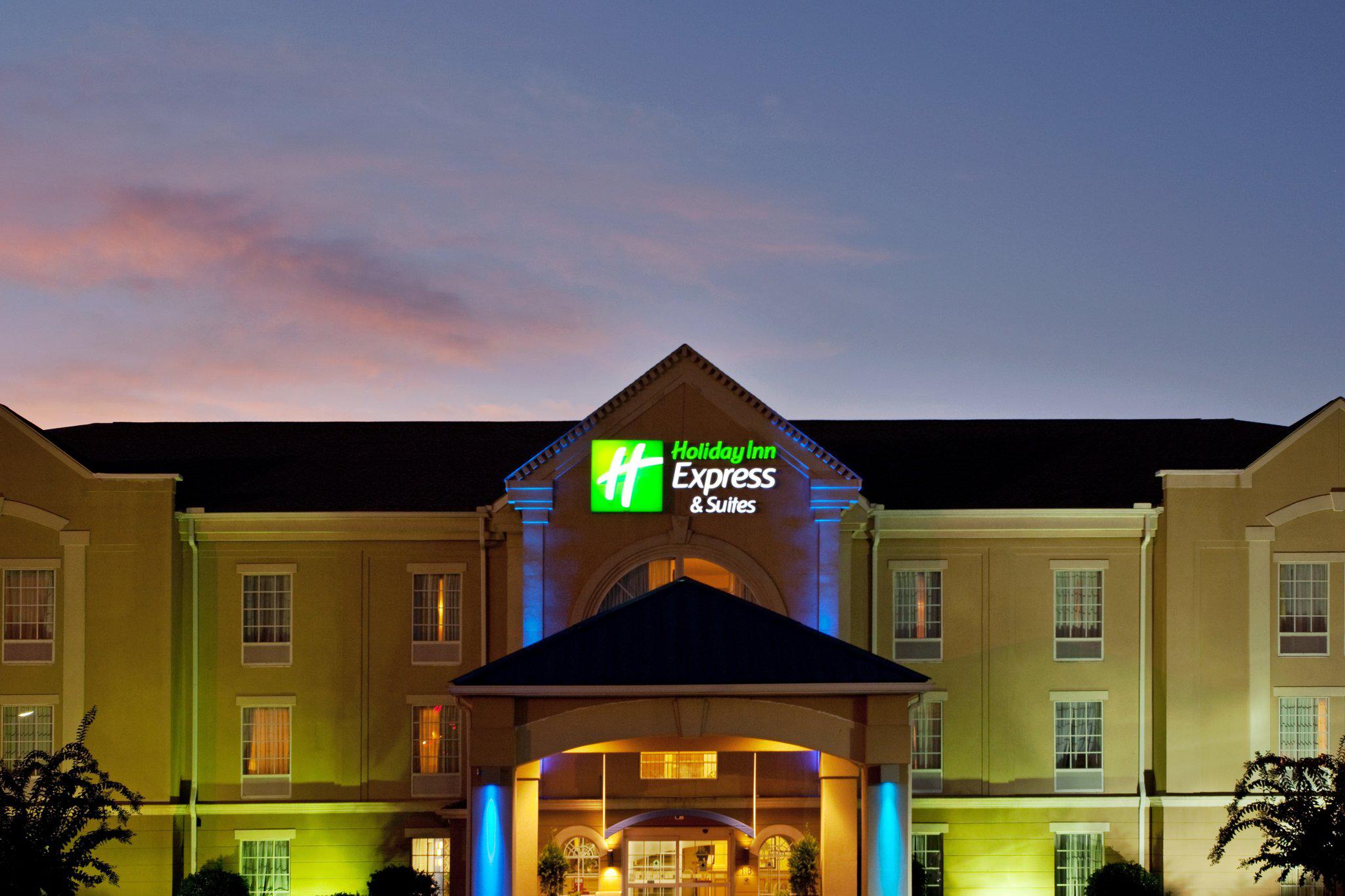 Holiday Inn Express & Suites Orangeburg Photo