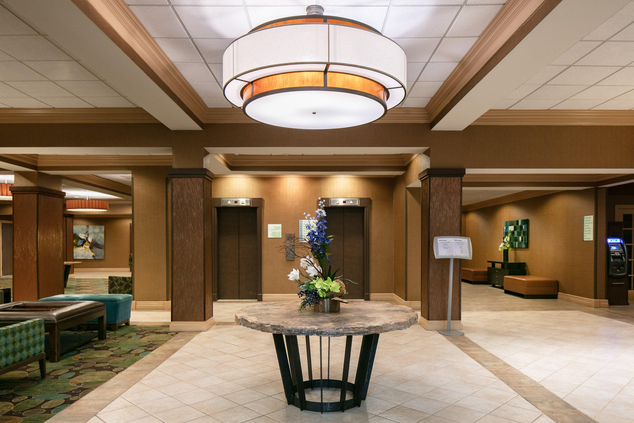 Holiday Inn & Suites Overland Park-West Photo