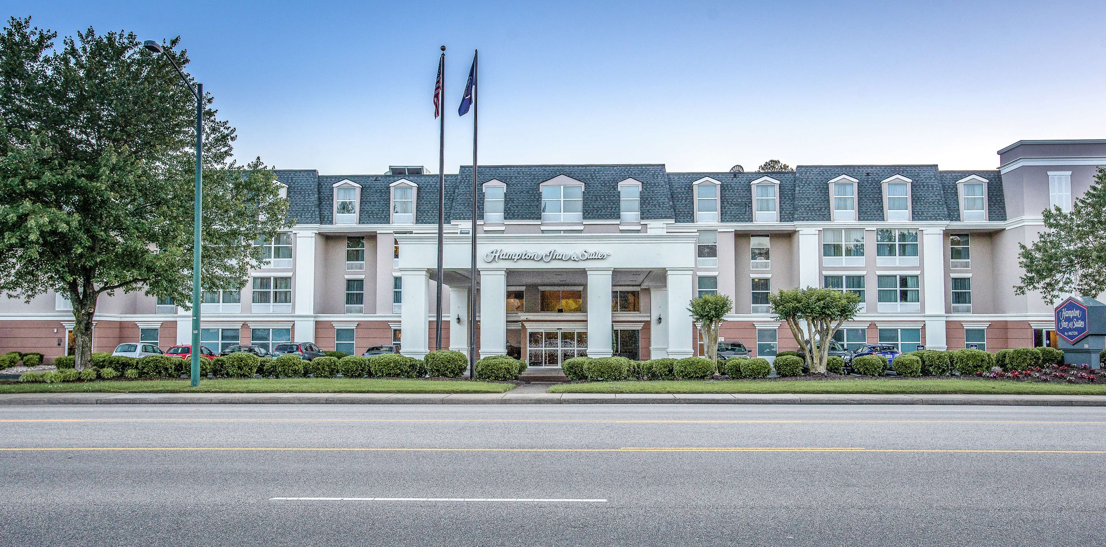 Hampton Inn & Suites Williamsburg-Richmond Rd. Photo