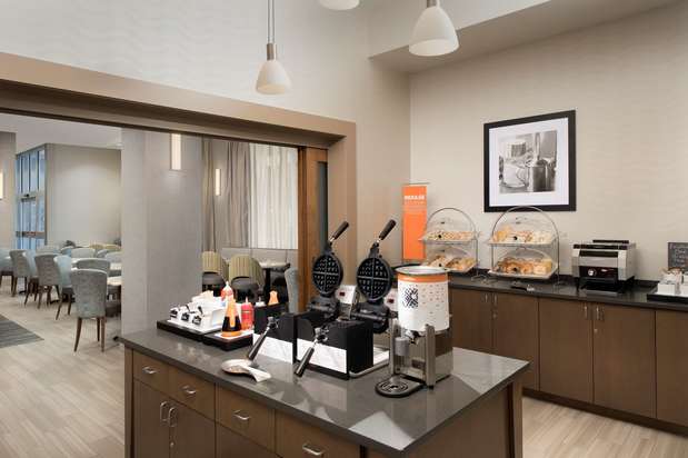 Images Hampton Inn Wilmington Downtown