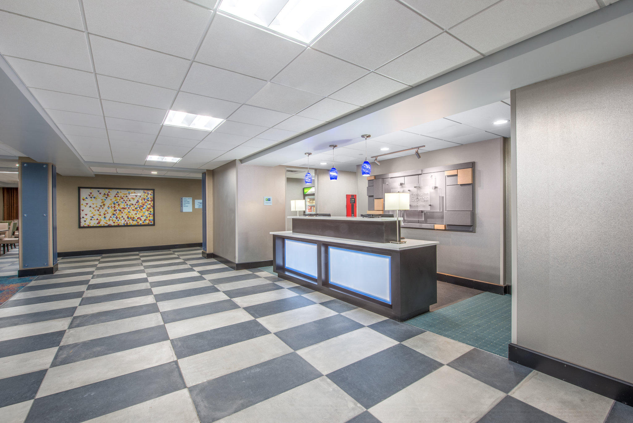 Holiday Inn Express & Suites Shawnee-Kansas City West Photo