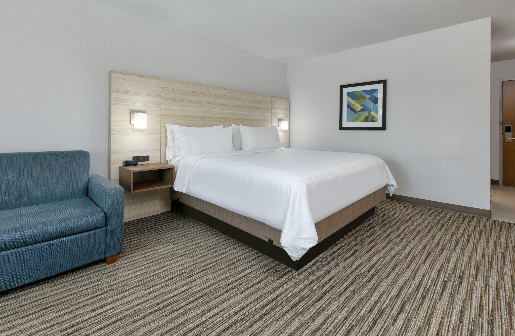 Holiday Inn Express Hillsboro I-35 by IHG Image