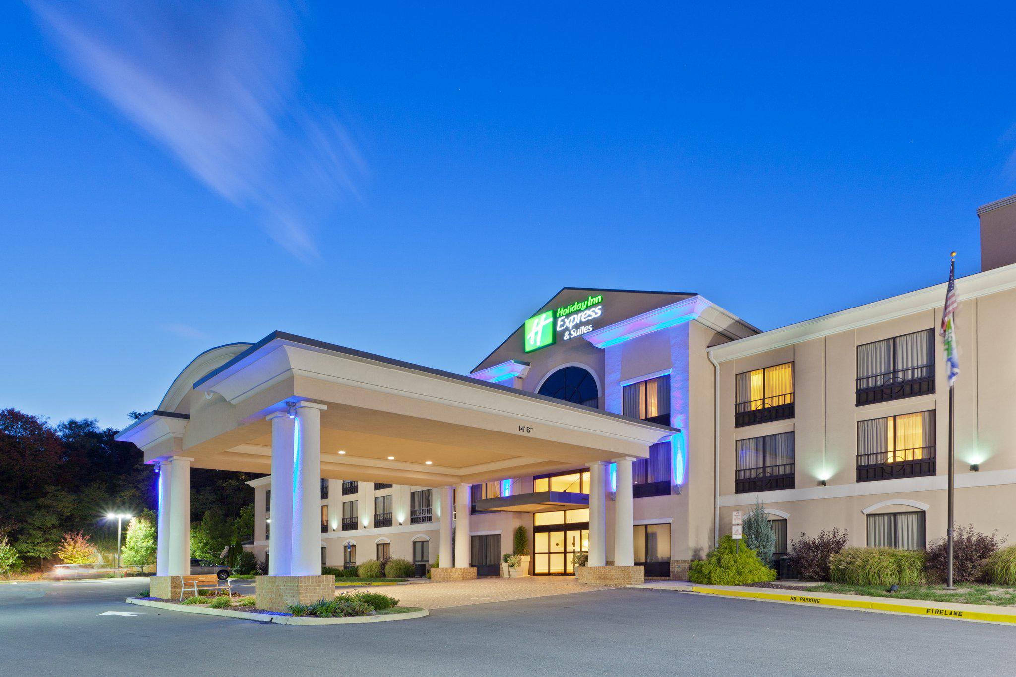 Holiday Inn Express & Suites Winchester Photo