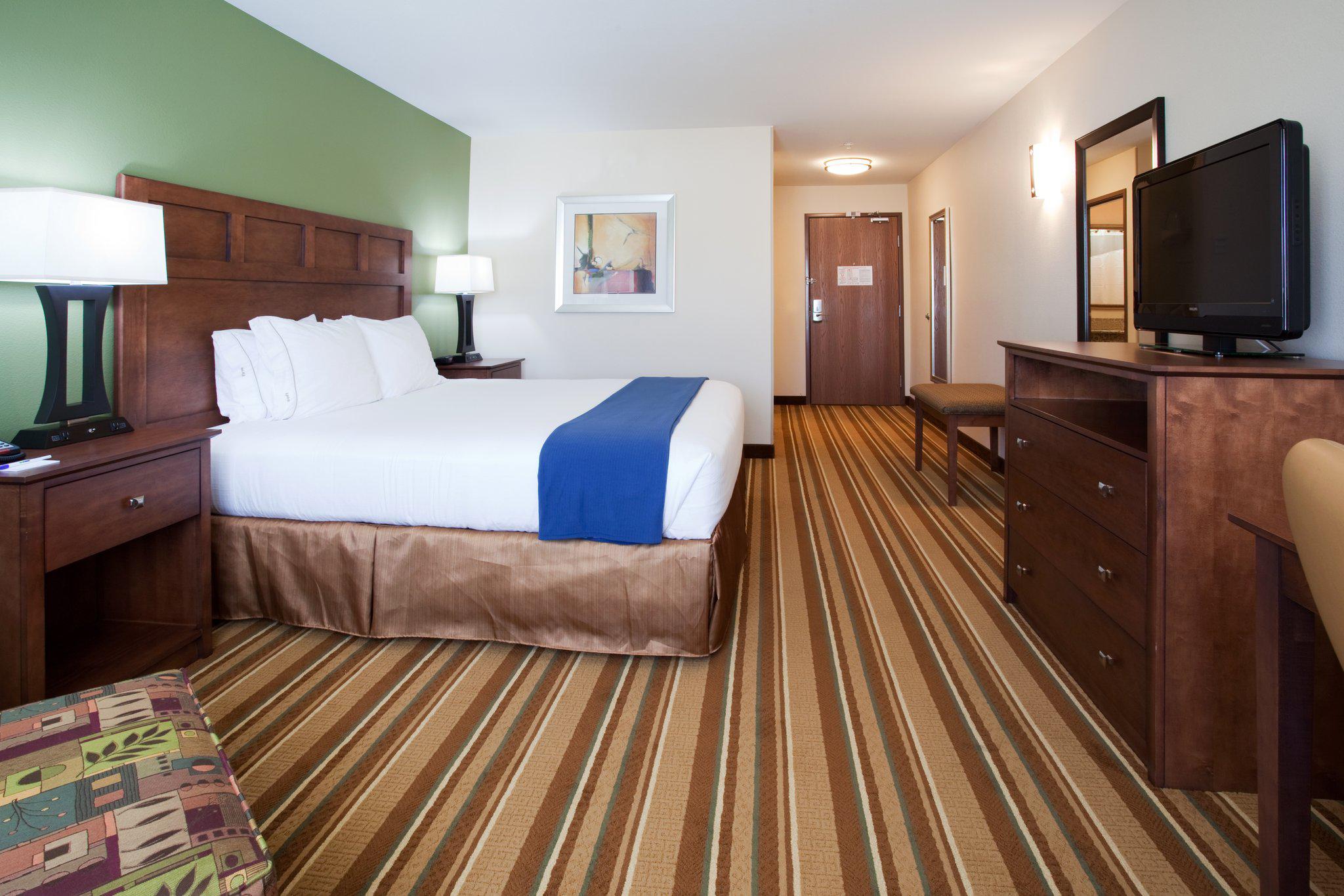 Holiday Inn Express & Suites Los Alamos Entrada Park Photo