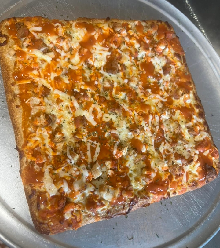 10" SICILIAN BUFFALO CHICKEN PIZZA