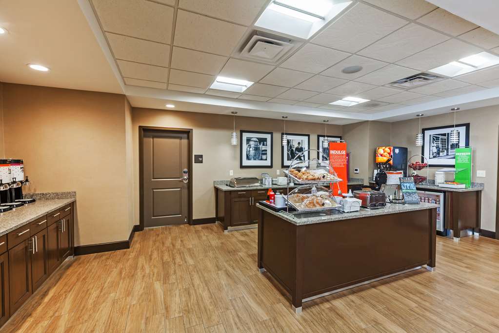 Hampton Inn & Suites Claremore Image