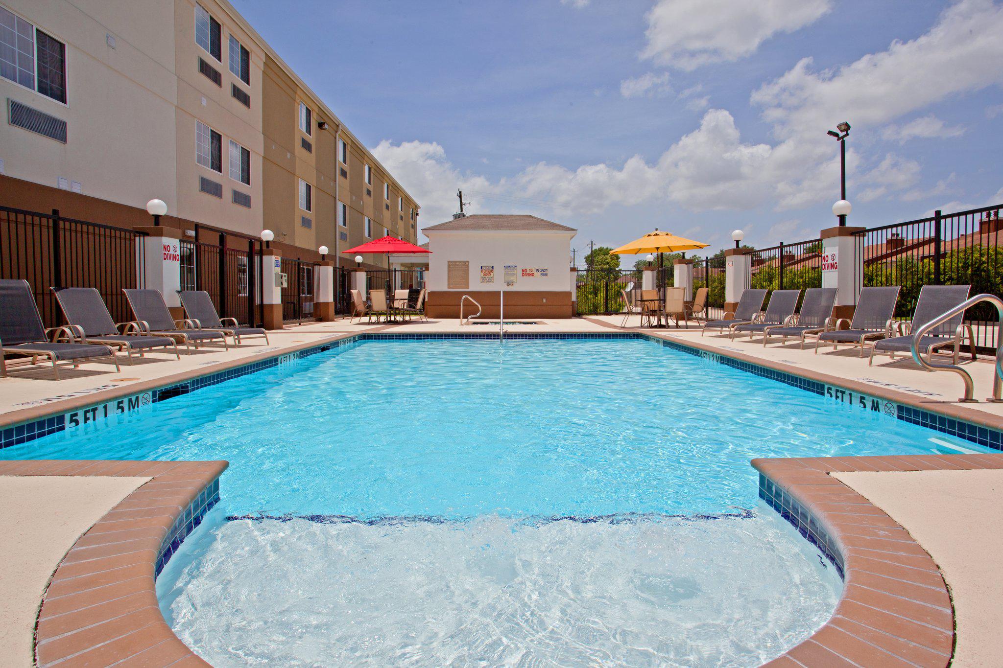 Candlewood Suites Houston Westchase - Westheimer Photo