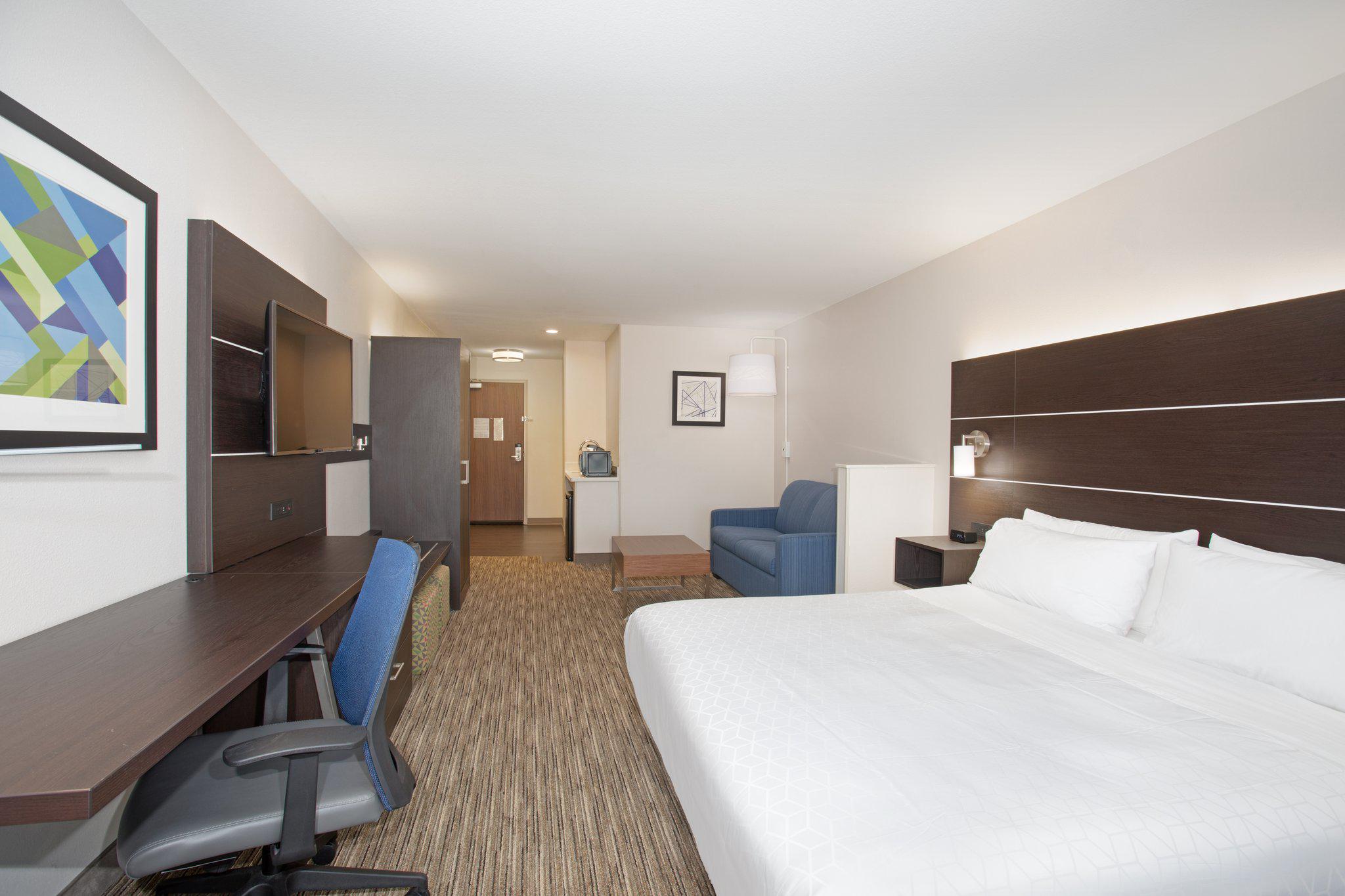 Holiday Inn Express & Suites Longmont Photo