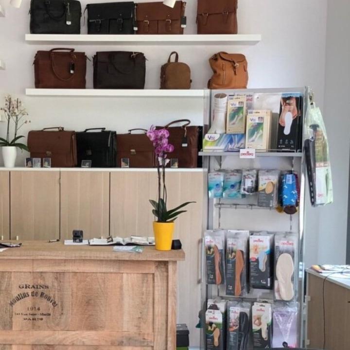 Verkauf von modischen Gesundheitsschuhen, Taschen und Accessoires