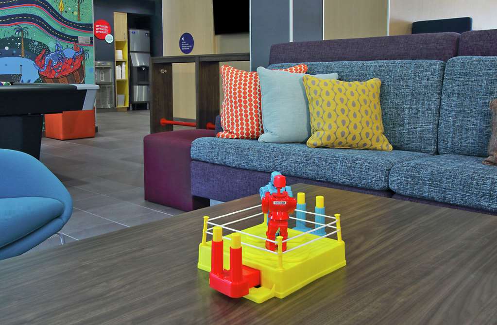 Tru by Hilton Mobile Image