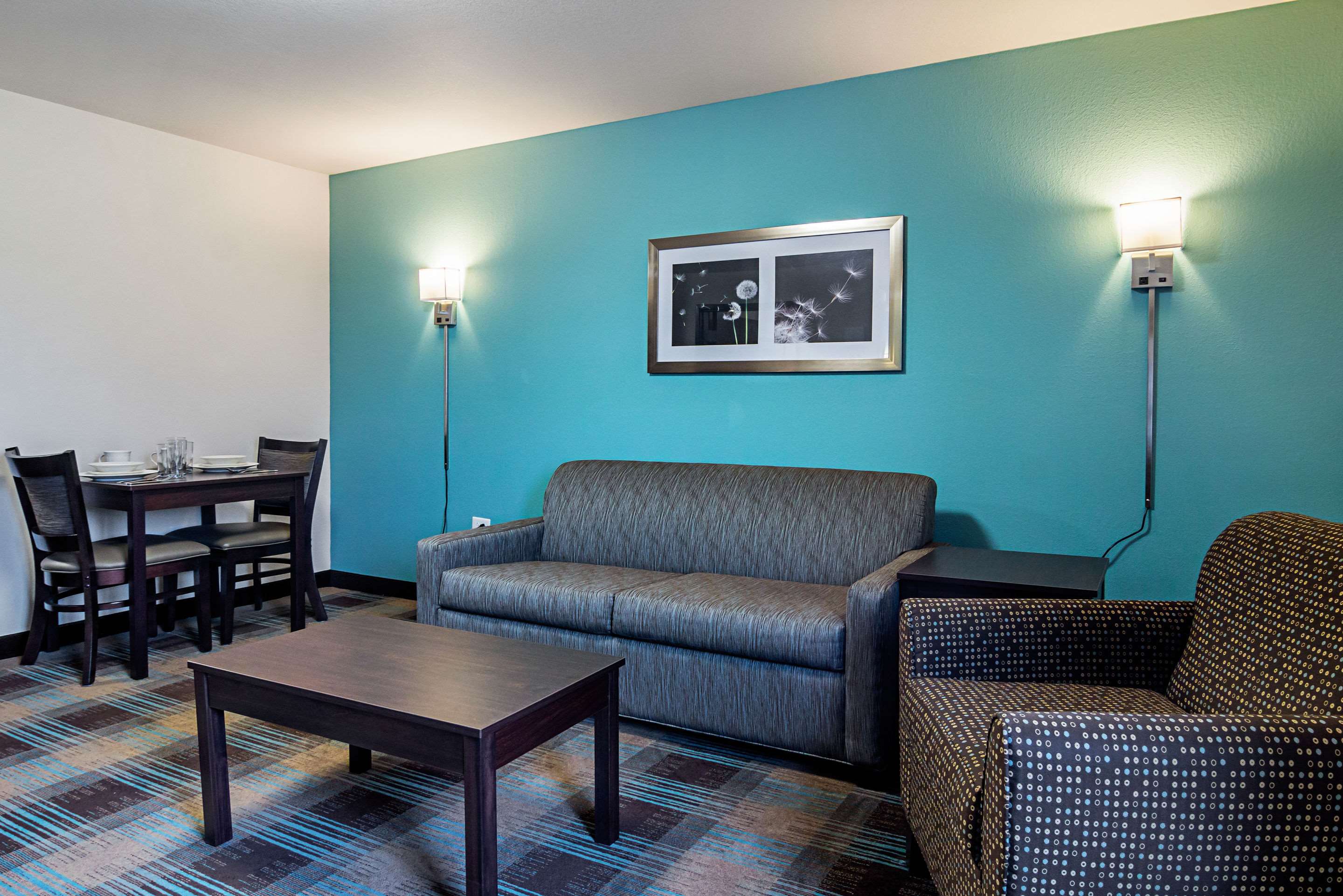 Suburban Extended Stay Hotel Photo