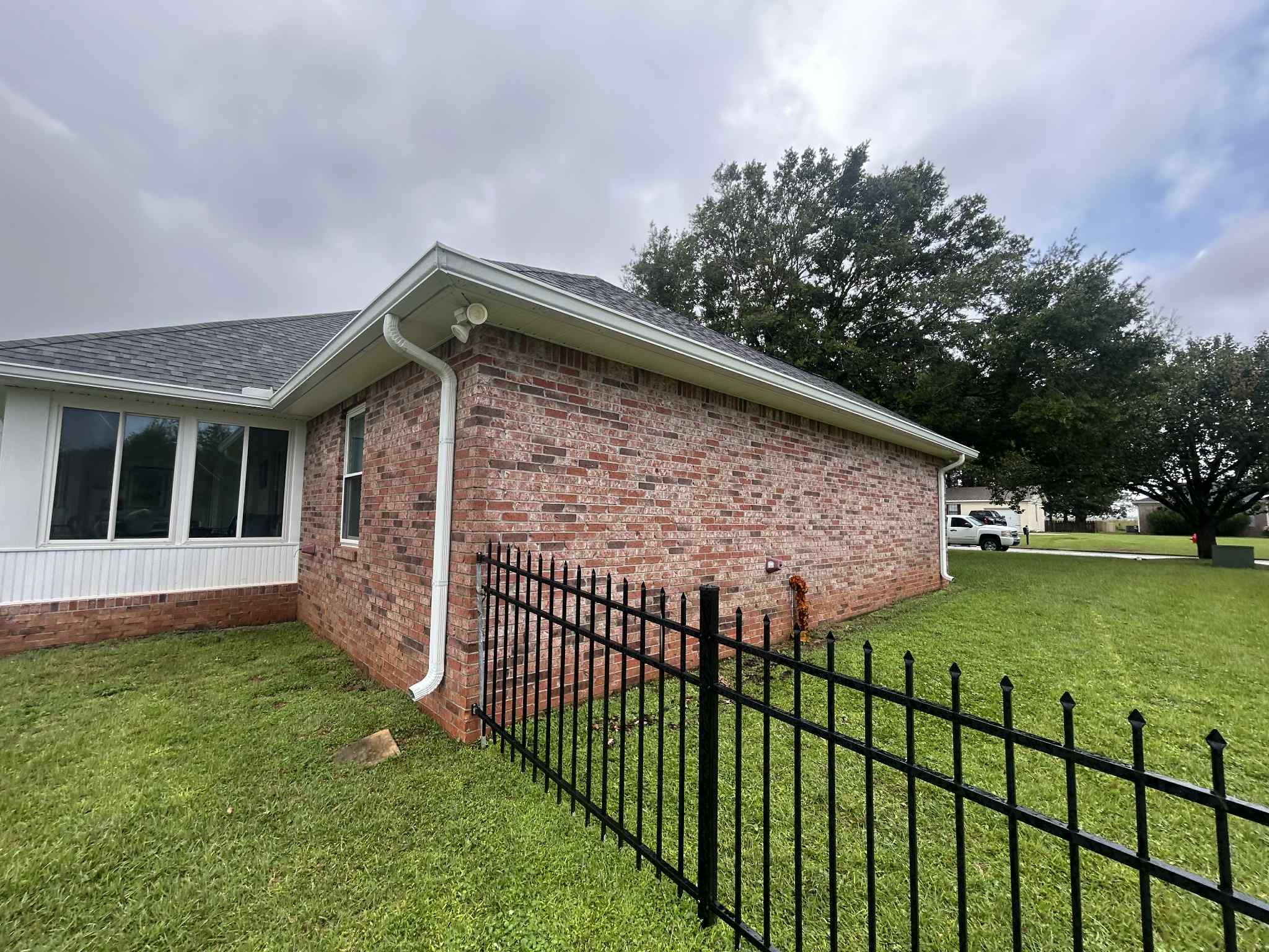 Southern Gutters LLC Image