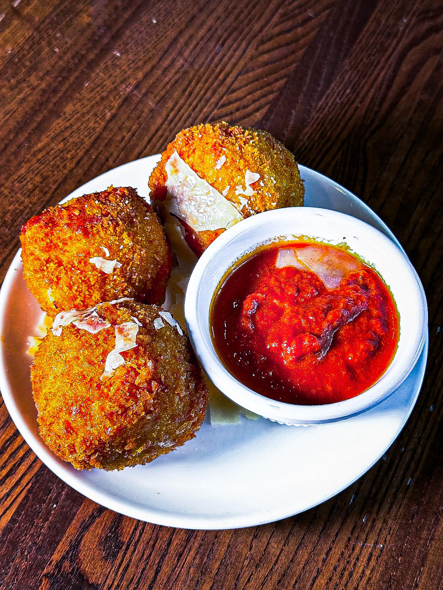1 bacon mac and cheese ball