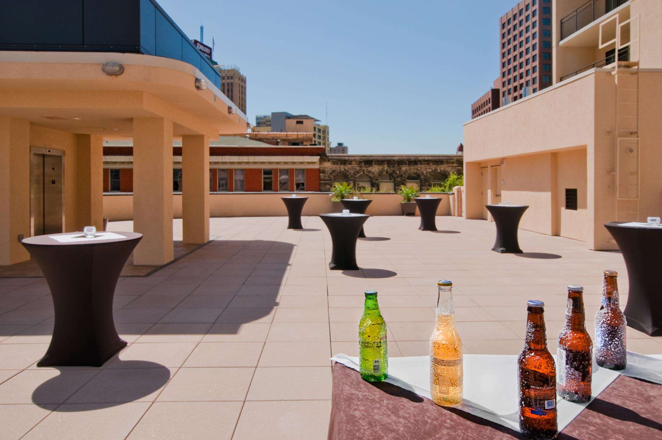 Embassy Suites by Hilton San Antonio Riverwalk Downtown Photo