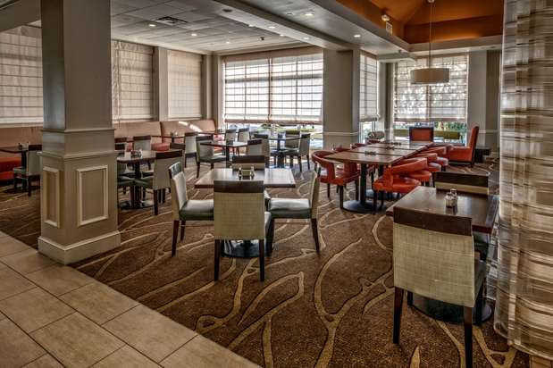 Images Hilton Garden Inn Birmingham/Lakeshore Drive