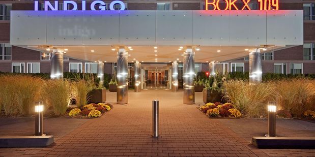 Images Hotel Indigo Boston - Newton Riverside