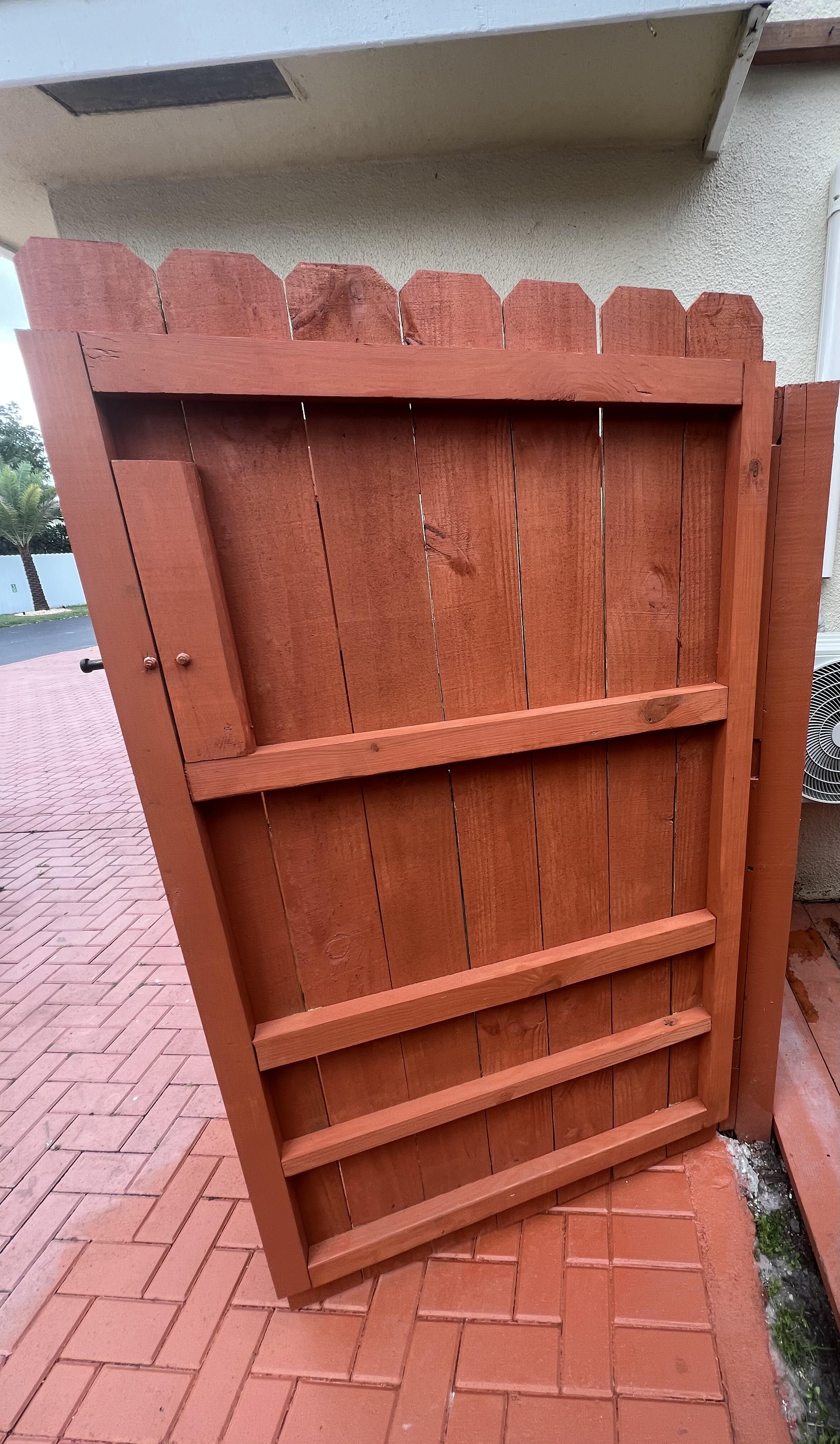 Top Rail Fence Pompano Beach Image