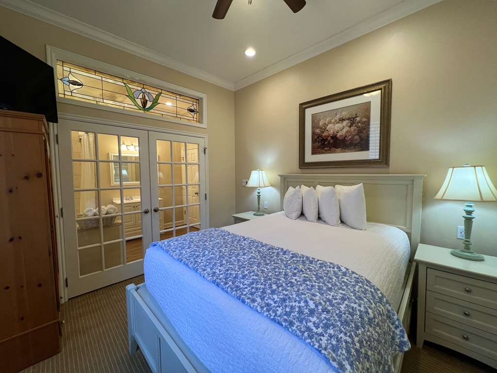 Best Western Grandma's Feather Bed Image