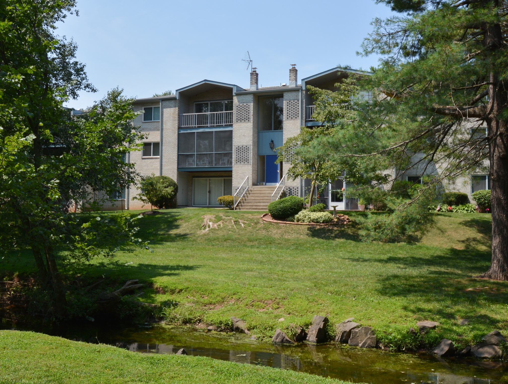 Valley Stream Apartments in Lansdale, PA - (215) 855-0...