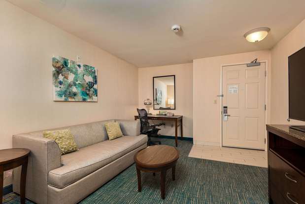 Images Hilton Garden Inn Overland Park