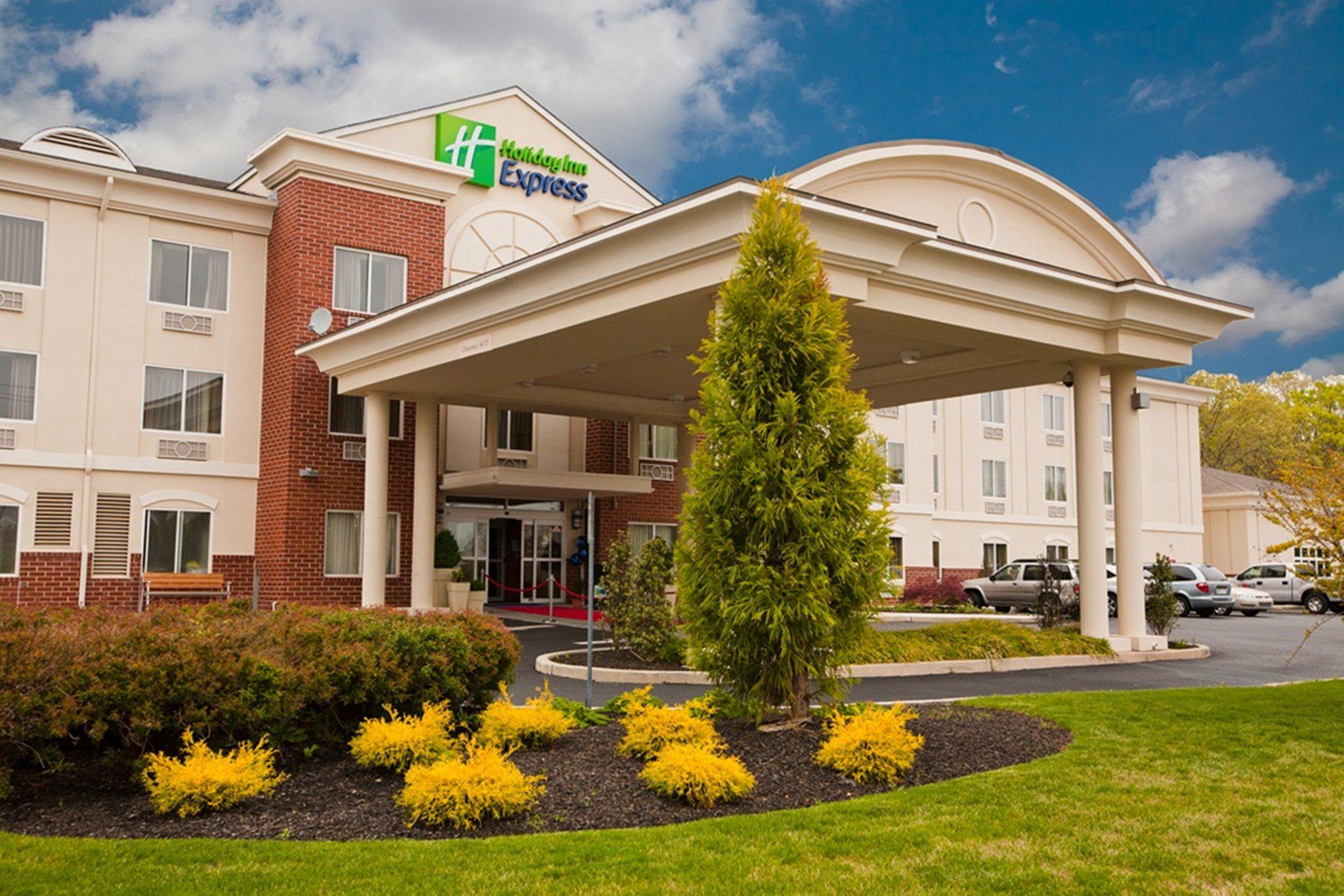 Holiday Inn Express & Suites Vineland Millville Photo