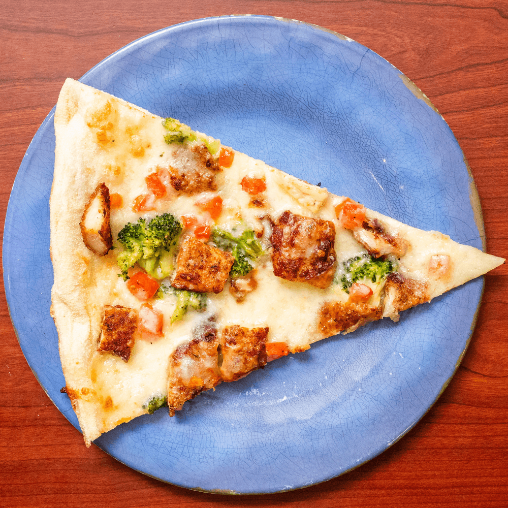Chicken, Broccoli & Fresh Tomato Pizza