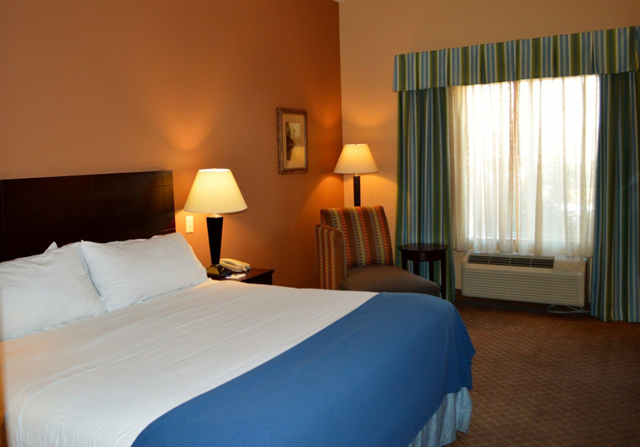 Holiday Inn Express & Suites Tucson Photo