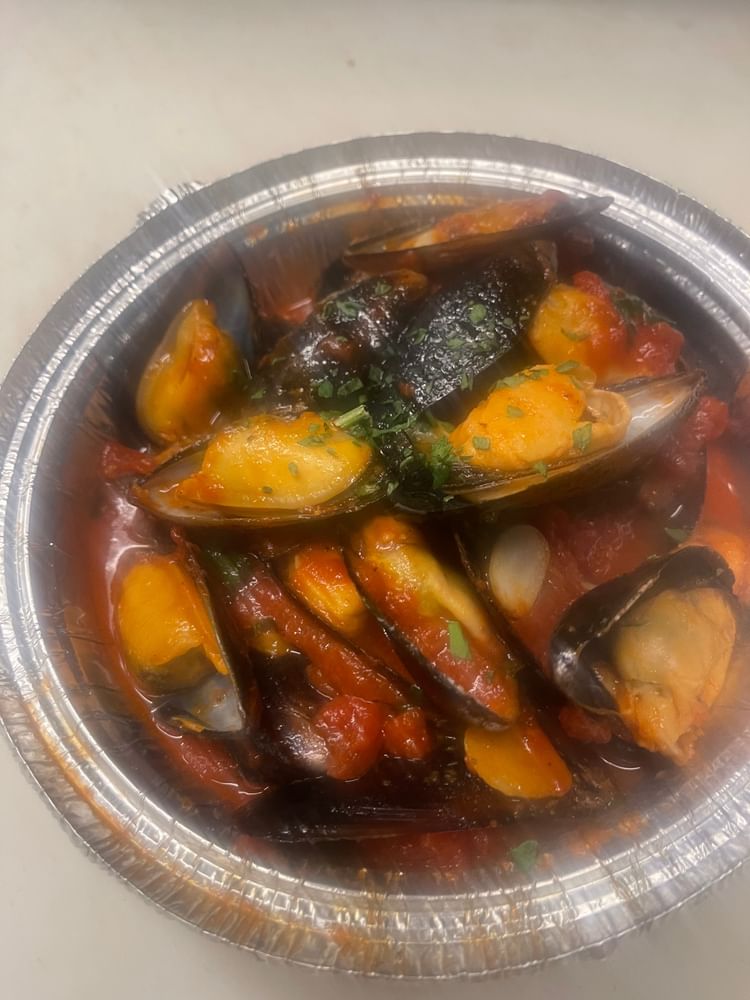 Mussels Marinara with Linguine