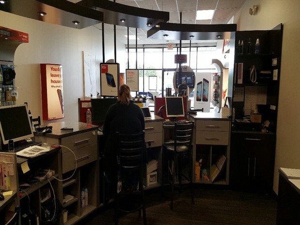 Images Verizon Authorized Retailer, TCC