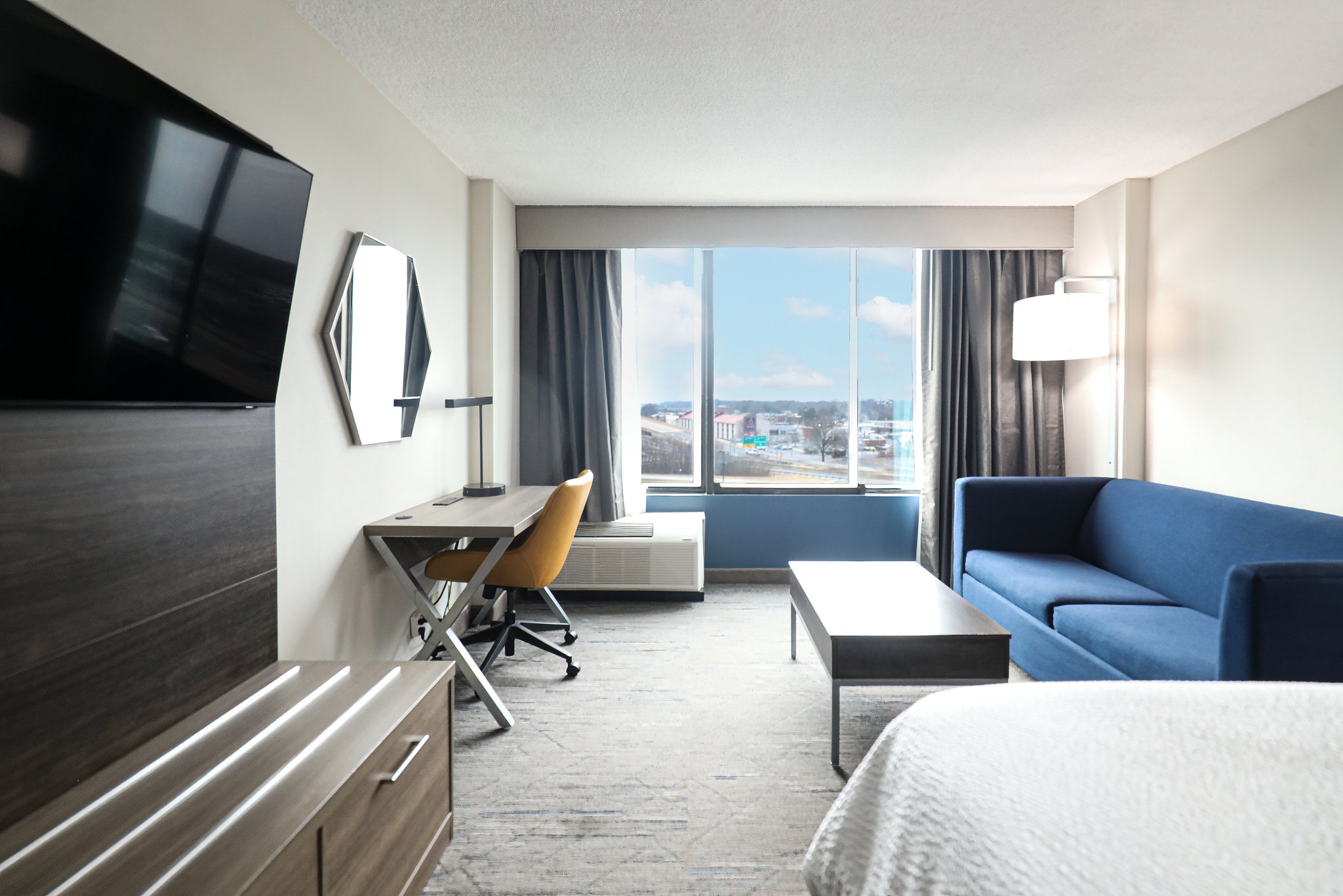 Holiday Inn Express Washington DC SW - Springfield by IHG Image