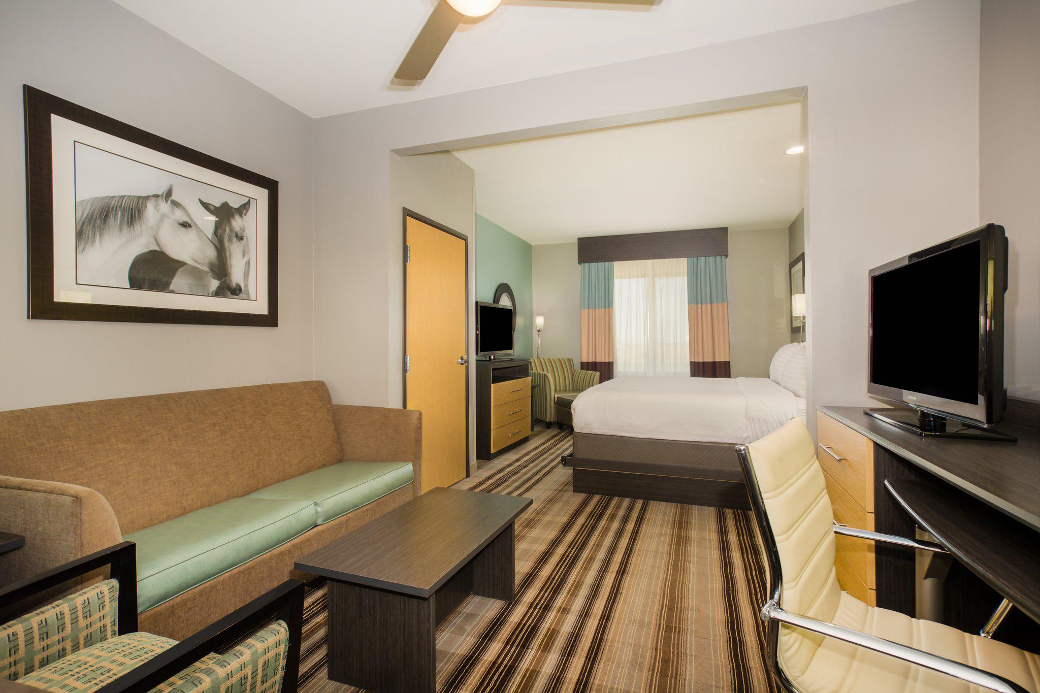 Holiday Inn Express & Suites Amarillo West Photo
