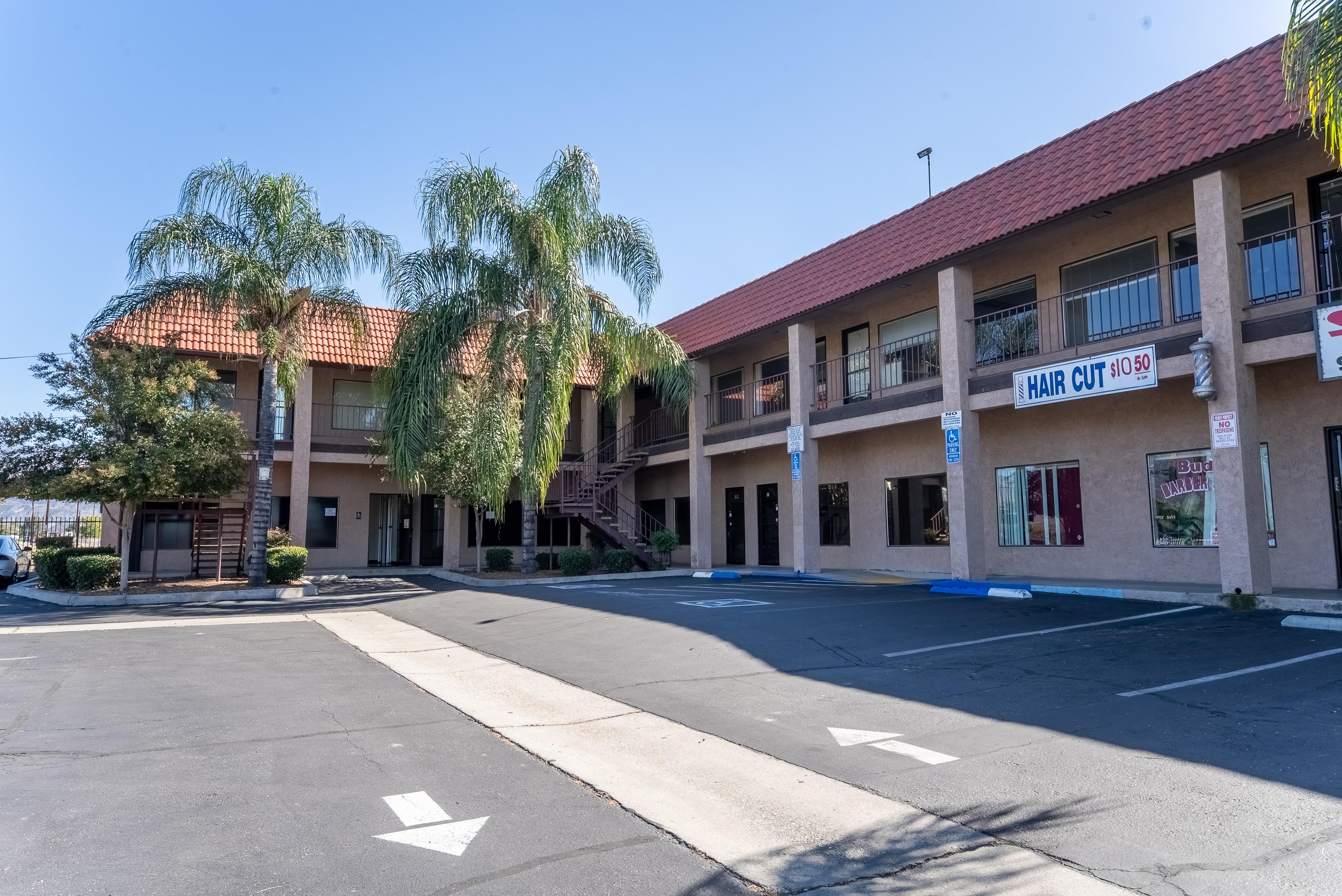 Goldn Bloom Hemet Image