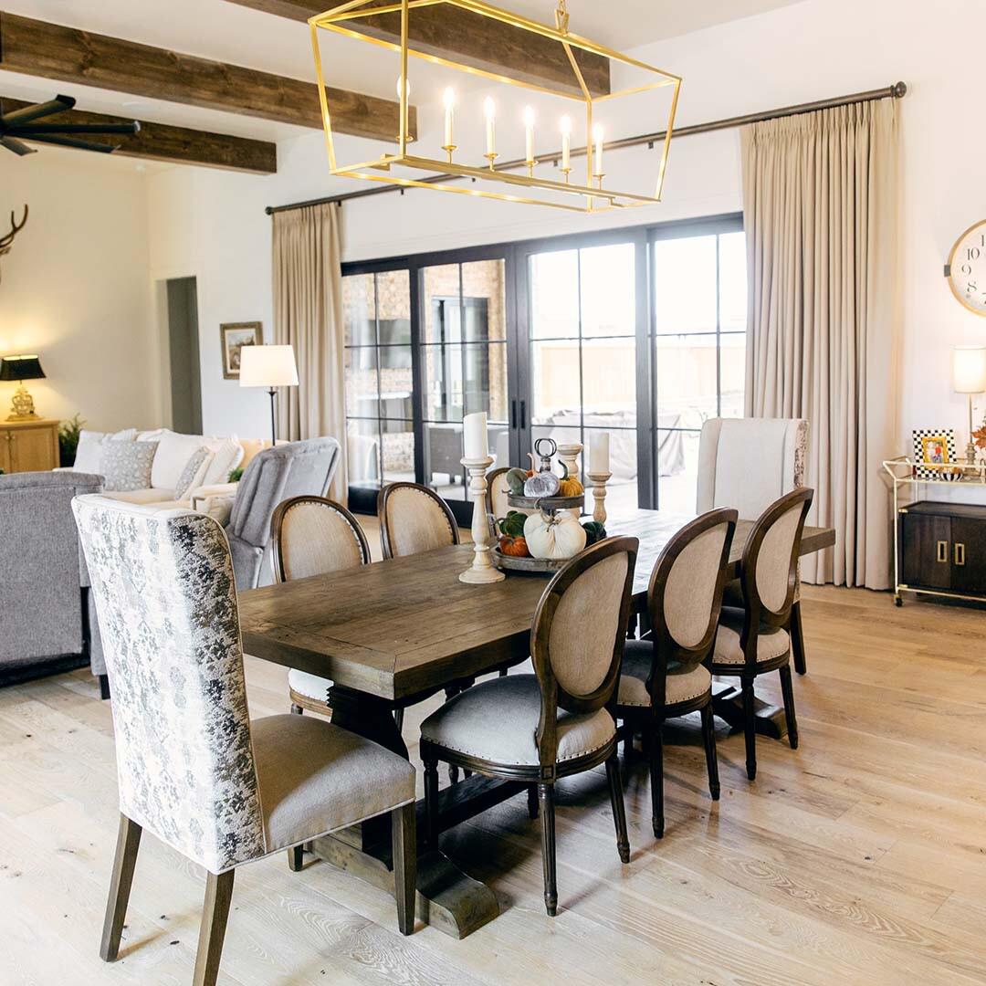 Are you ready to create a gorgeous backdrop for your favorite gathering space? Draperies, panels, and accessories let you create a style that has the power to elevate every room in your home. Visit our website to start your new home journey today! (Photo credit: @twothirtyfivedesigns)