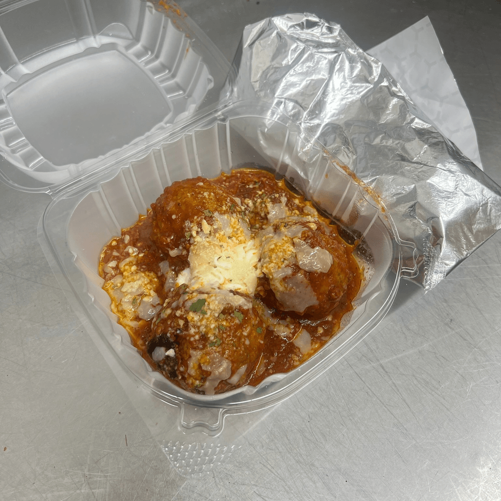 Nonna's Meatballs with Garlic Bread