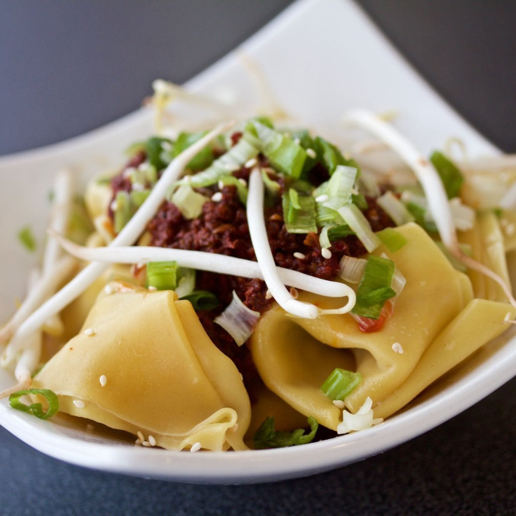 Szechuan Spicy Wontons (8 Pieces)