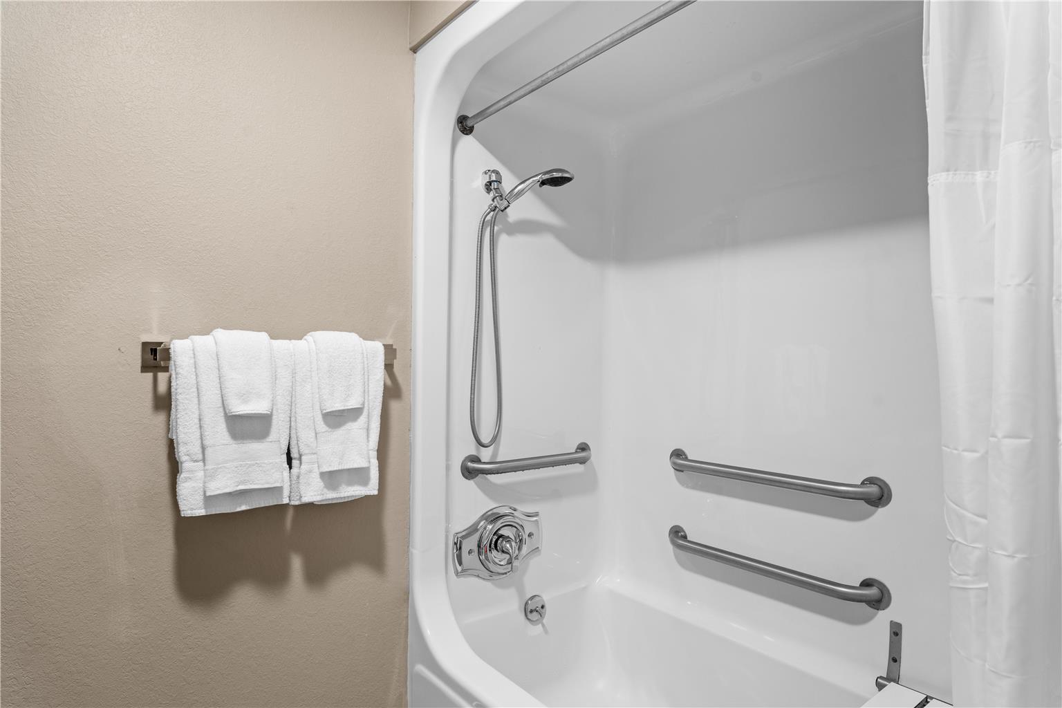 Best Western Courtview Hotel Image