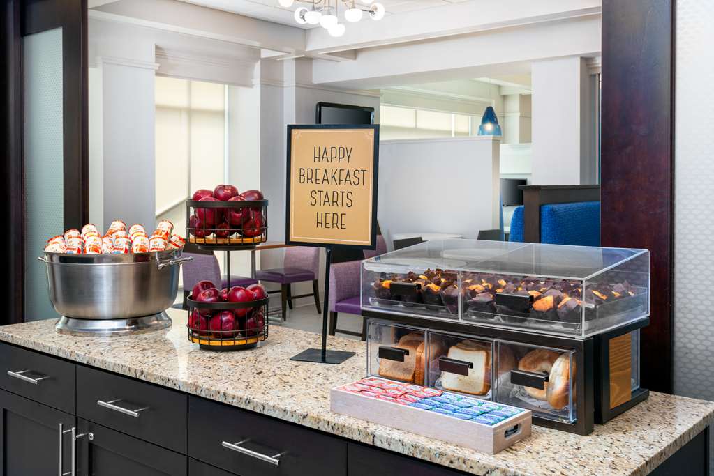 Hampton Inn & Suites Buffalo Downtown Image